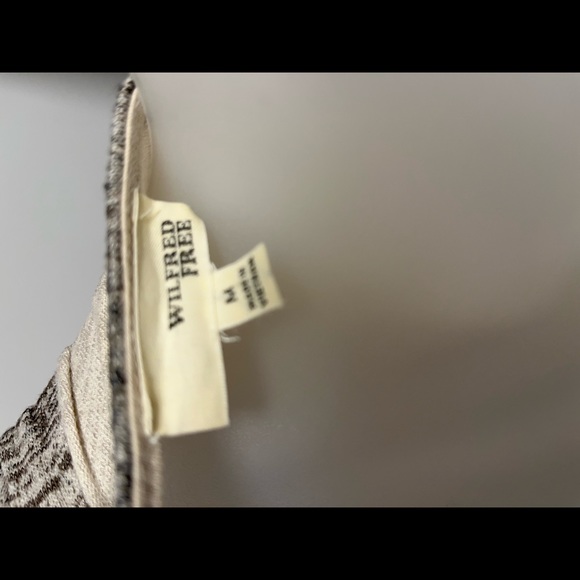 Aritzia. Wilfred Free. Size M Tank Top. - Picture 6 of 8